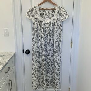 Charter Club night gown